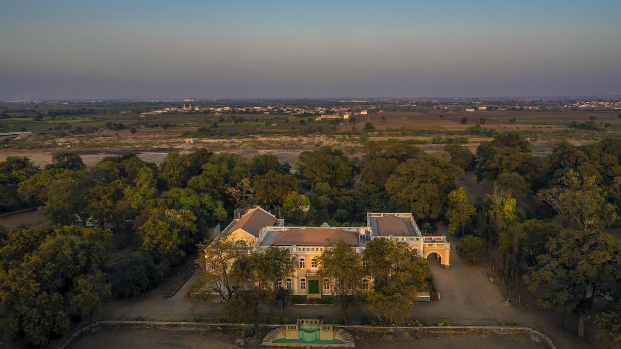 Royal Oasis Hotel Wankaner Exterior photo